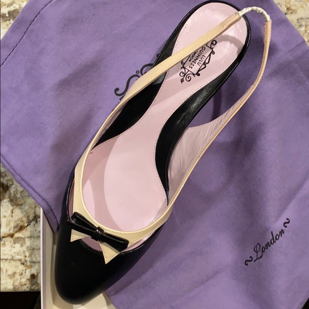 women’s pointed toe pumps
